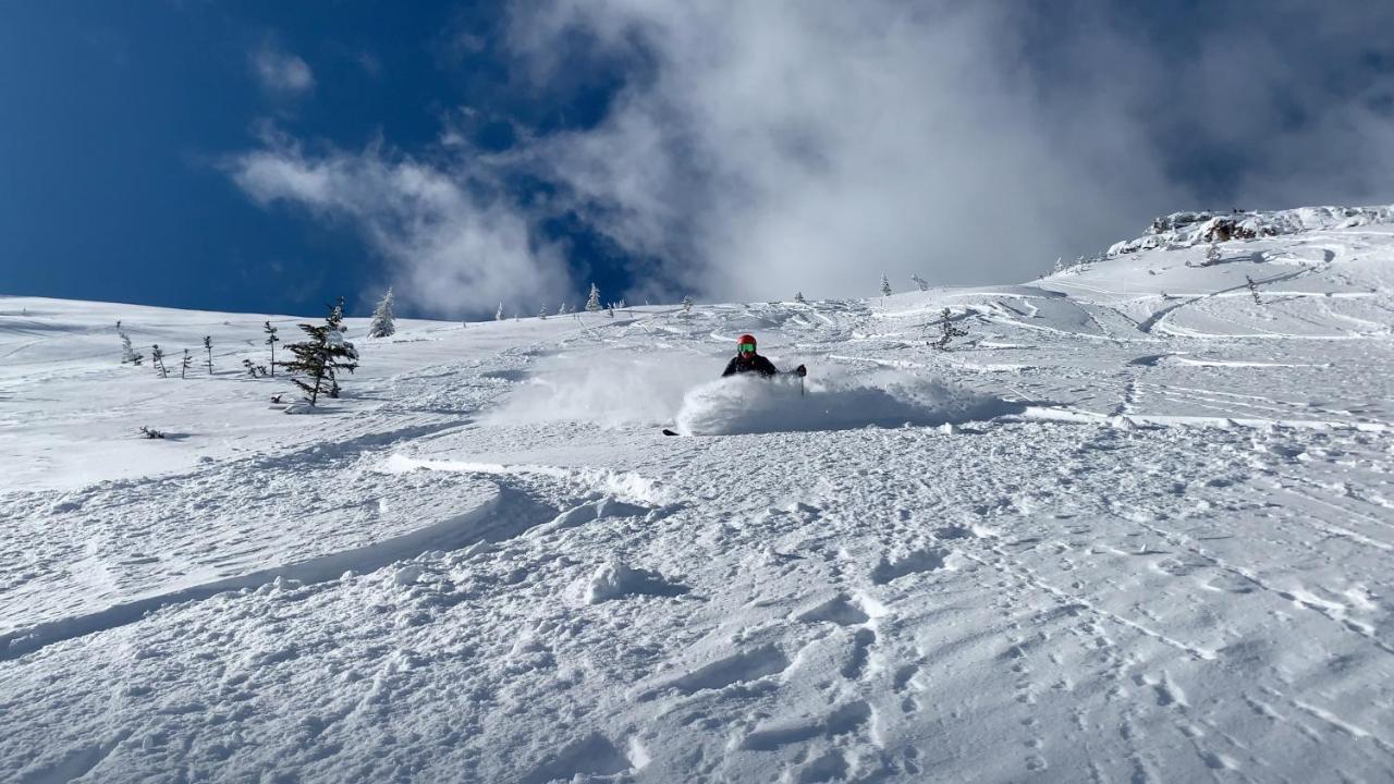 Vagabond Lodge At Kicking Horse Golden Zewnętrze zdjęcie