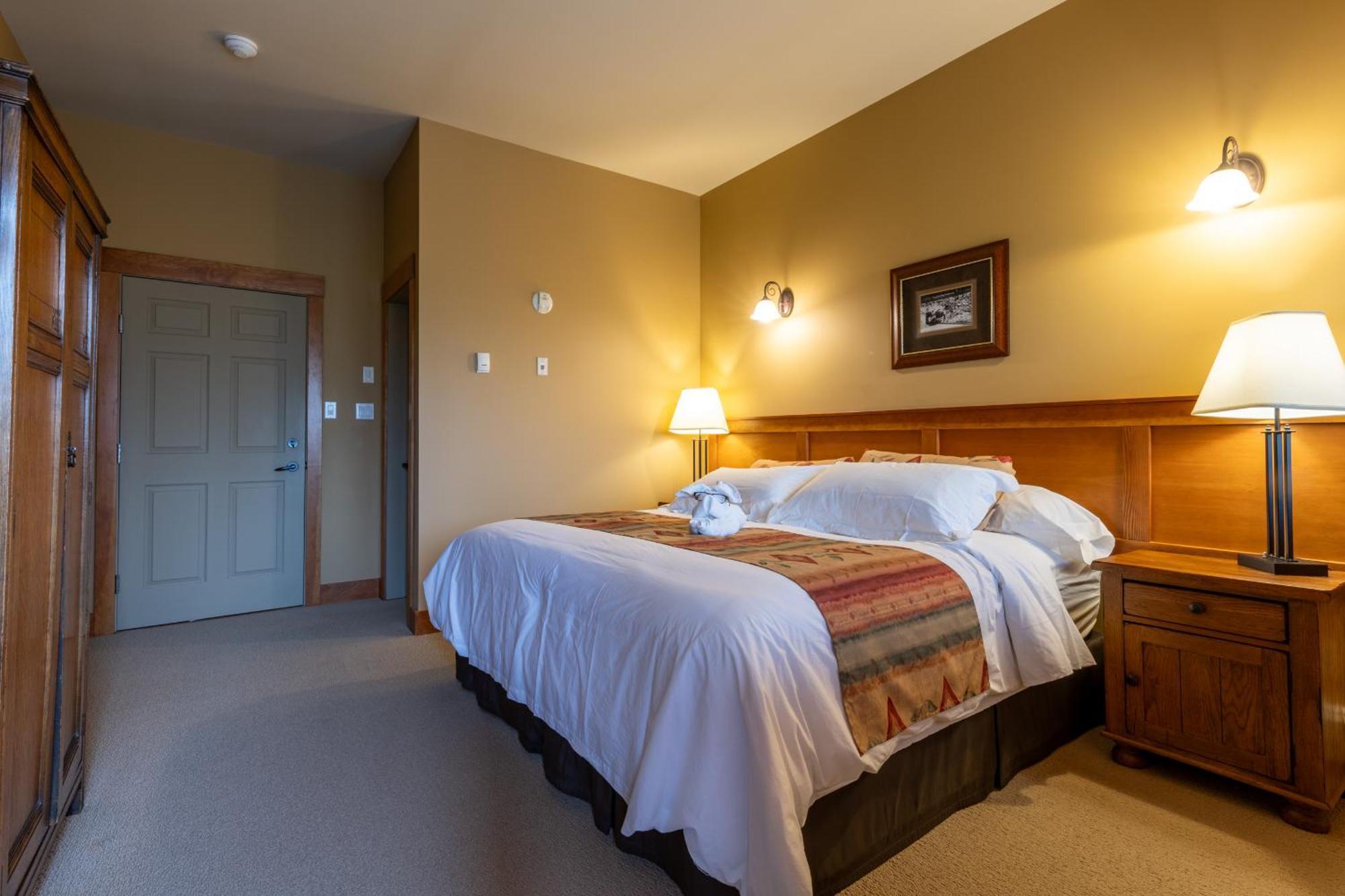 Vagabond Lodge At Kicking Horse Golden Zewnętrze zdjęcie