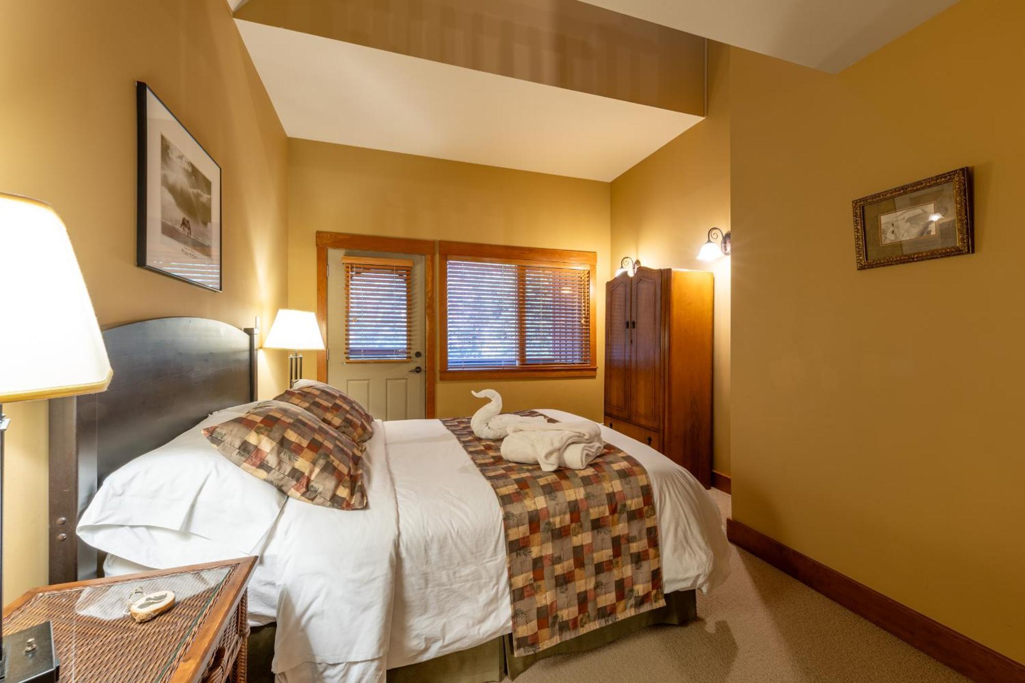 Vagabond Lodge At Kicking Horse Golden Zewnętrze zdjęcie