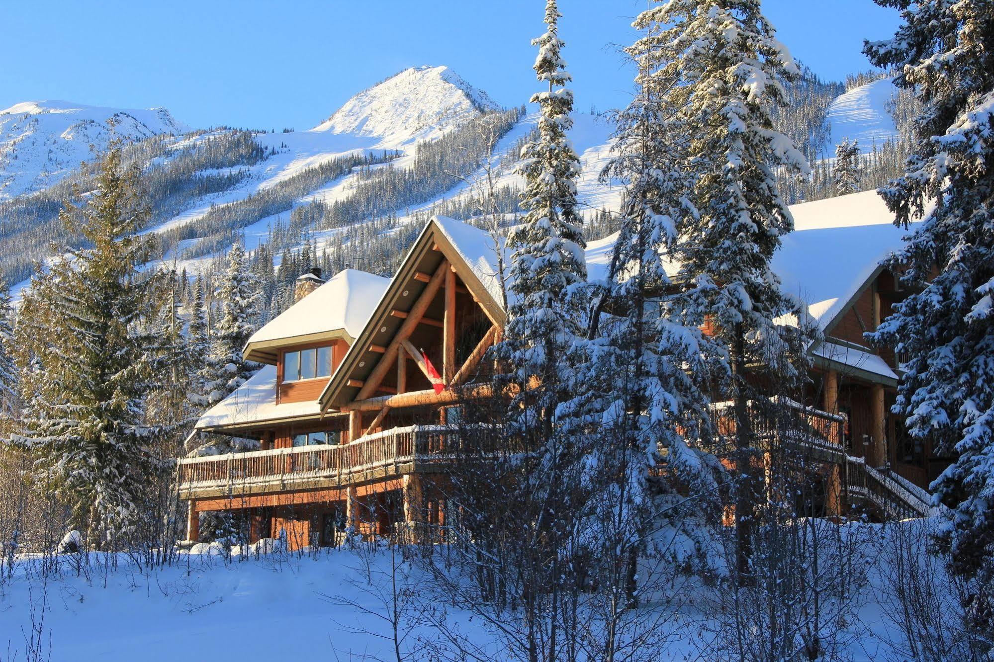 Vagabond Lodge At Kicking Horse Golden Zewnętrze zdjęcie